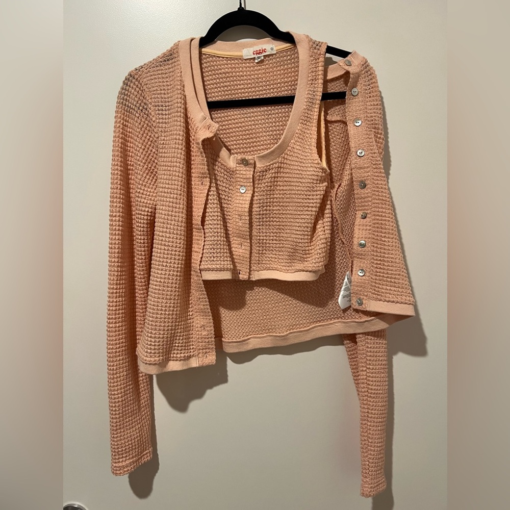 Eggie cropped set pink in size small